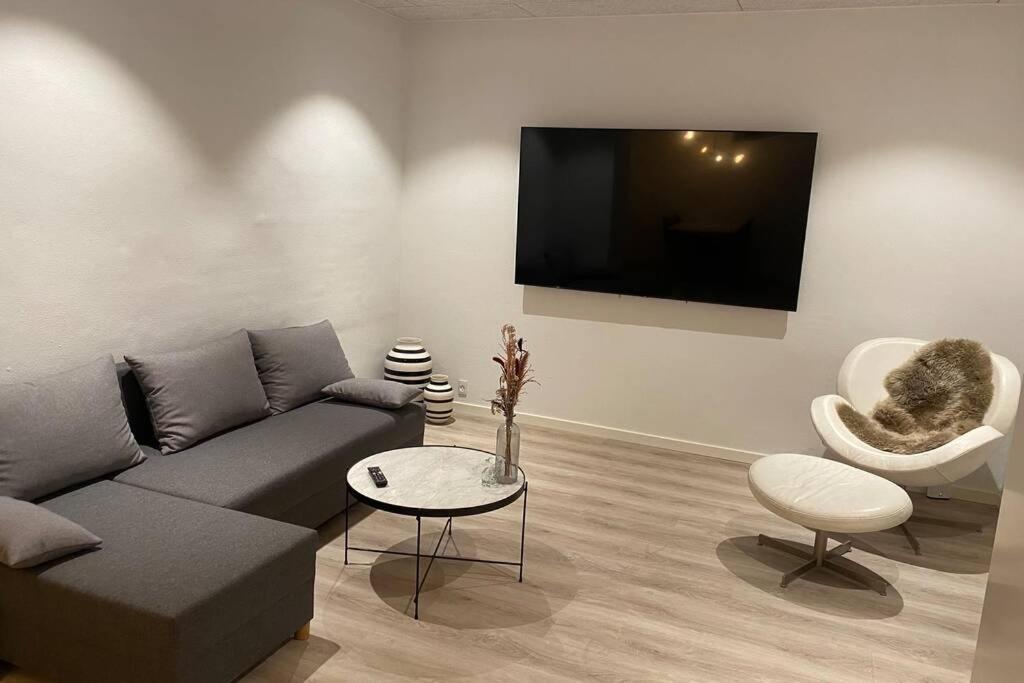 Apartamento Central Kaelder Lejlighed Give Exterior foto